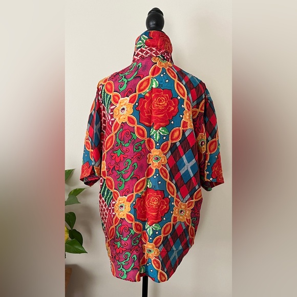 100% Silk. Short sleeve Shirt. Stunt Collections - Picture 2 of 6